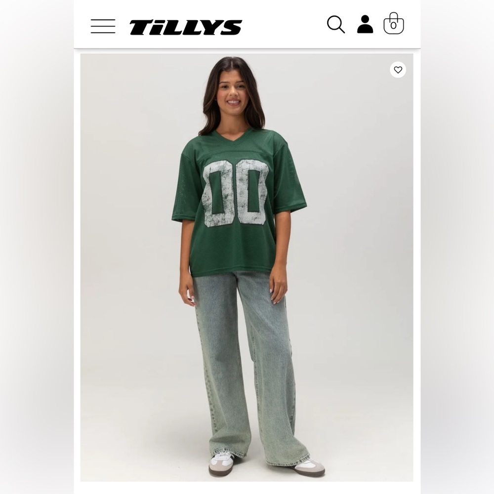 Tilly's Green Graphic Top size large, jersey material